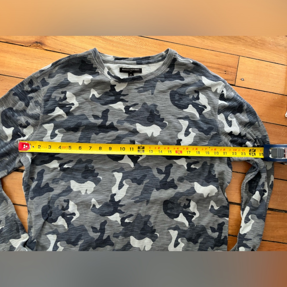 Banana Republic men’s long sleeve camo waffle t shirt - Picture 3 of 4